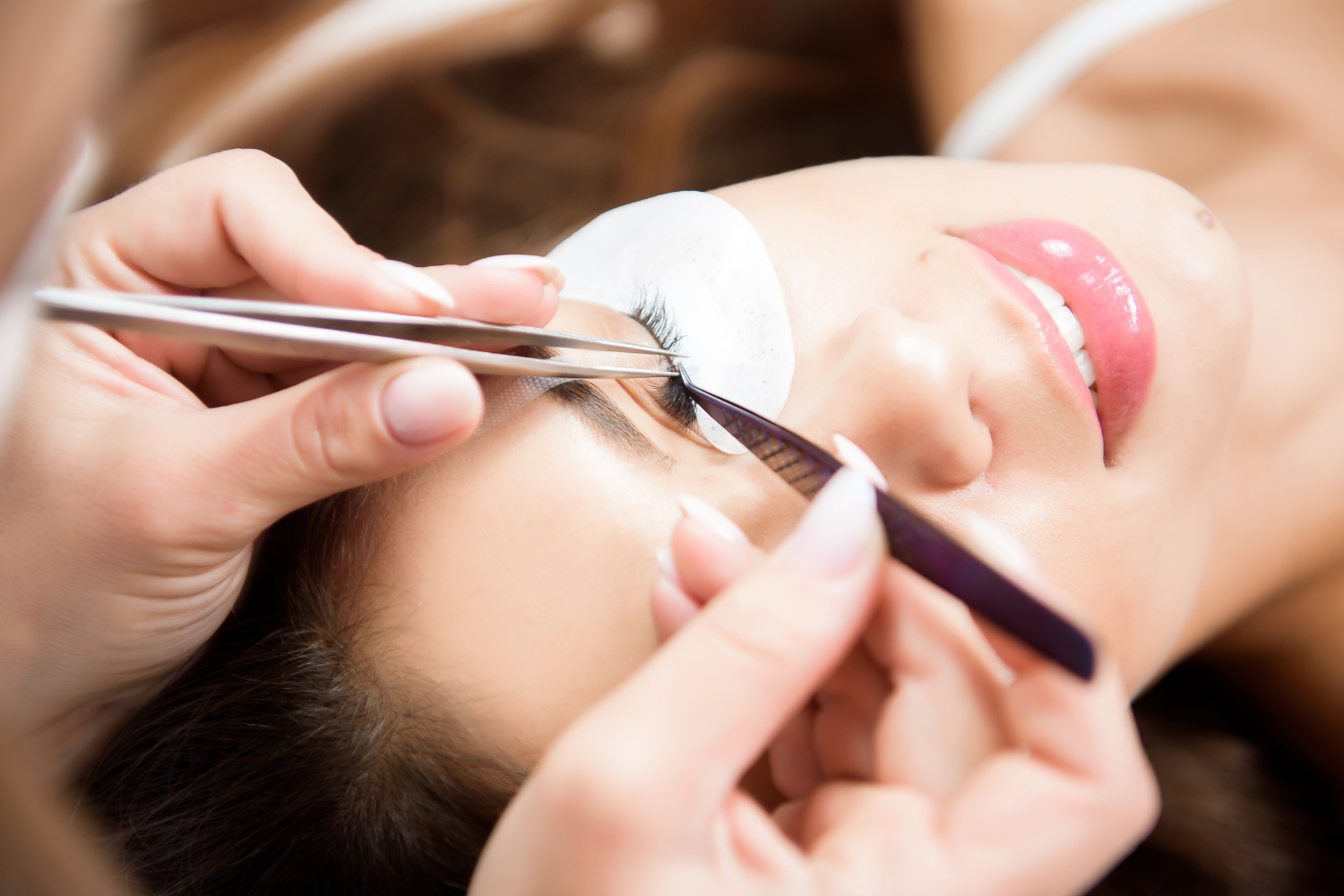 100 gotowych pomysłów na rolki video dla salonów beauty [LISTA]